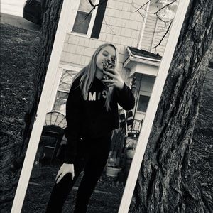 Meet your Posher, Avery